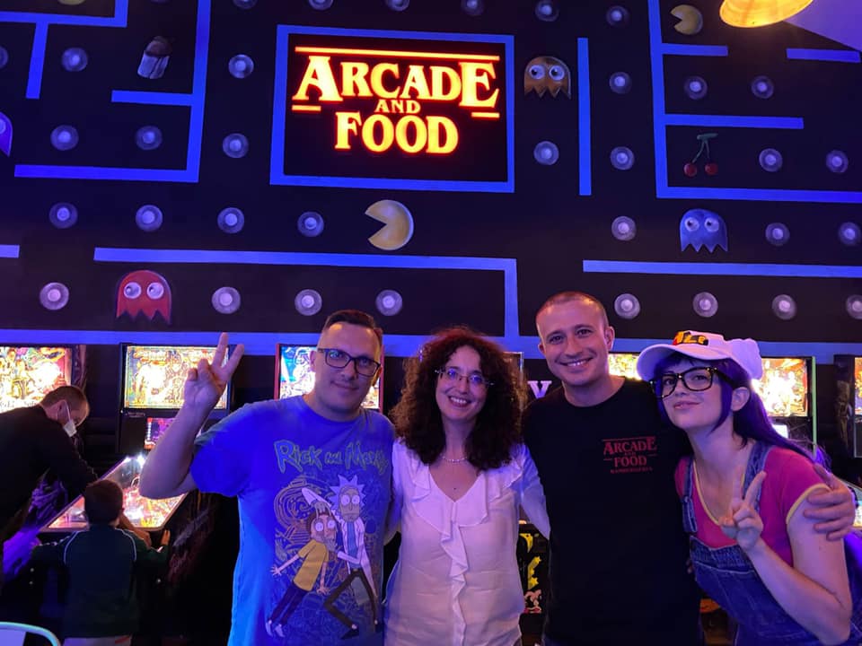 arcade and food romics