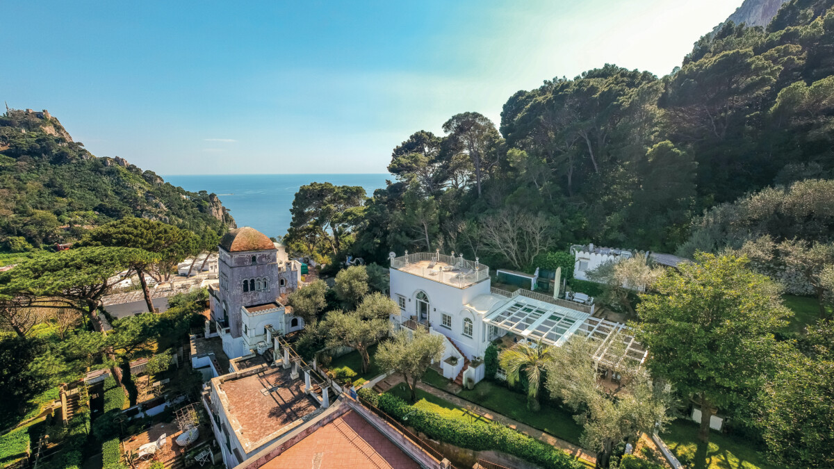Venduta la villa di Christian De Sica a Capri.