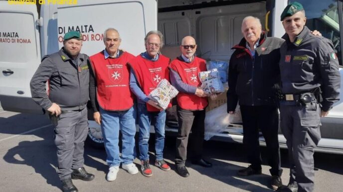 ALT: "La Guardia di Finanza di Roma dona pigiami per bambini bisognosi, un gesto di solidarietà e supporto alla comunità."